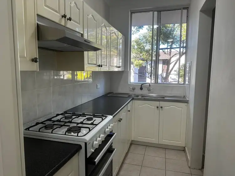 28/2 Beale St, Liverpool NSW 2170