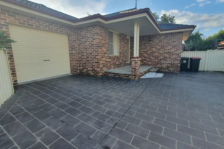 8A Merrinee Place, Tamworth NSW 2340