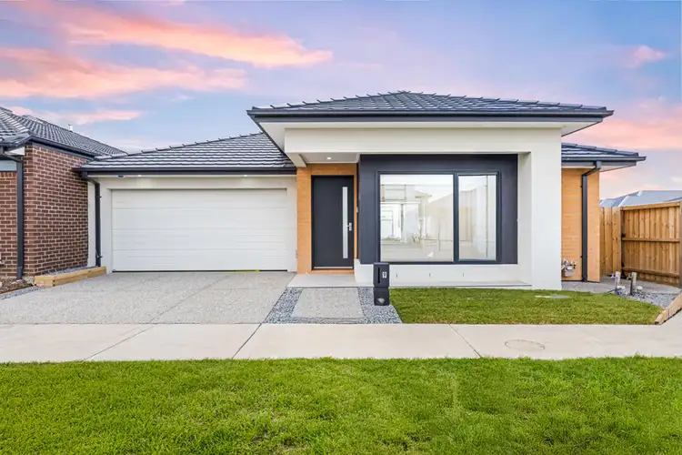 9 Beaconsfield Drive, Mickleham VIC 3064