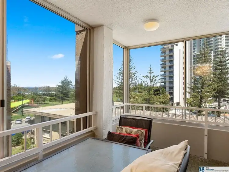 19/2 Elizabeth Street, Broadbeach QLD 4218