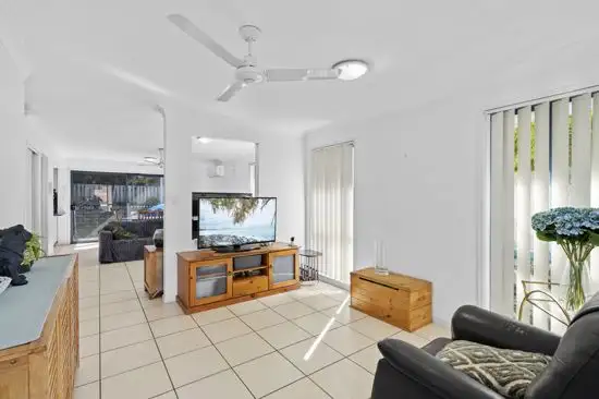 17/2 Studio Drive, Pacific Pines QLD 4211