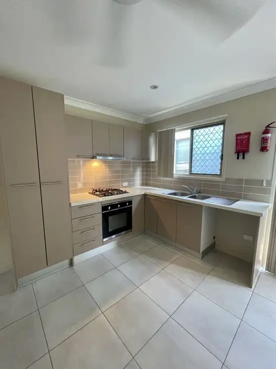 Second view of Homely unit listing, 2/6 Camden Court, Capalaba QLD 4157