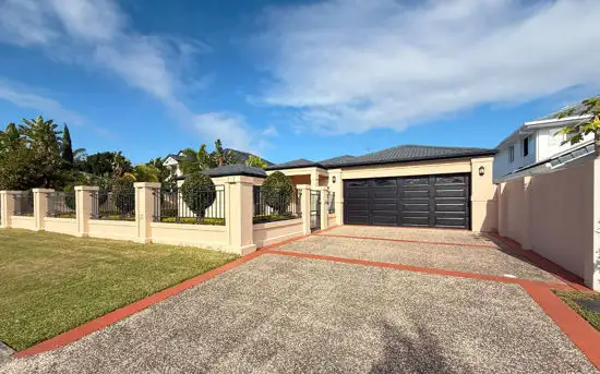 34 Martingale Circuit, Clear Island Waters QLD 4226
