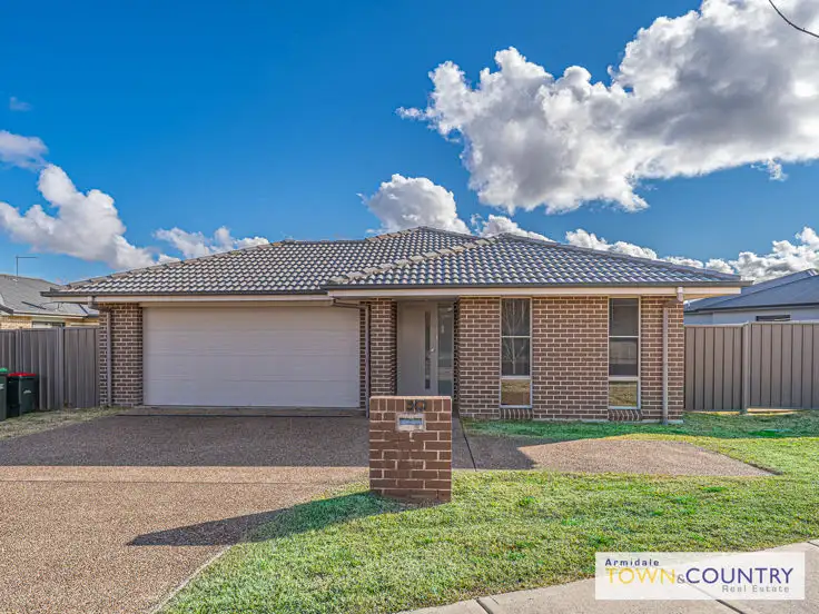 30 Holmfield Drive, Armidale NSW 2350