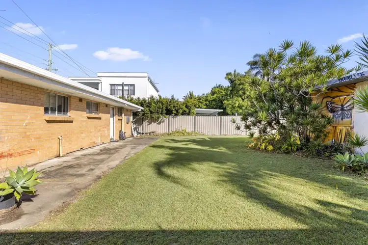 15 Sunshine Boulevard, Broadbeach Waters QLD 4218