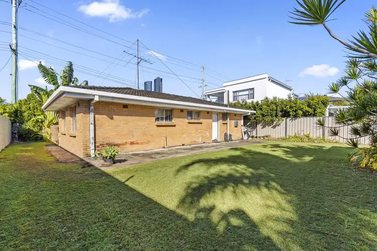 15 Sunshine Boulevard, Broadbeach Waters QLD 4218