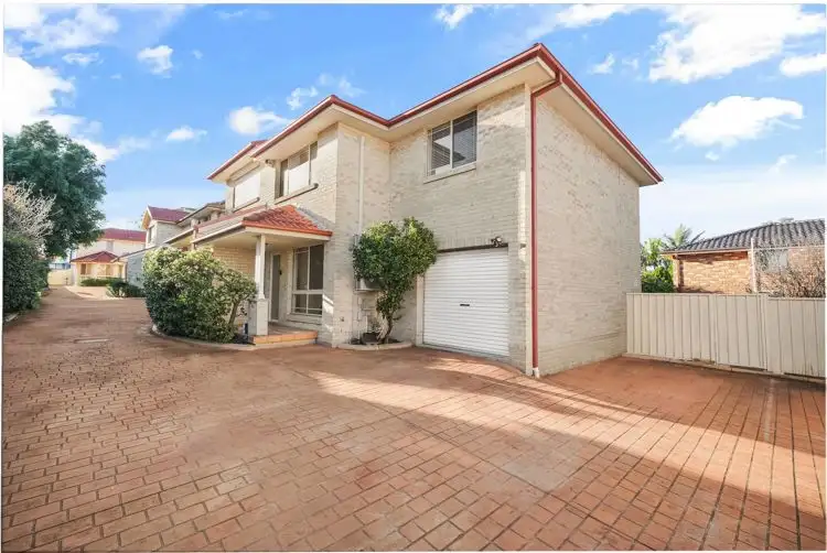 3/92 Kendall Dr, Casula NSW 2170