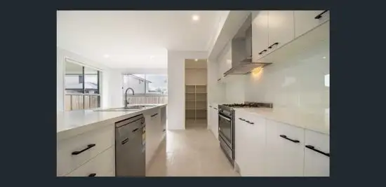 7 Amazon Circuit, Helensvale QLD 4212