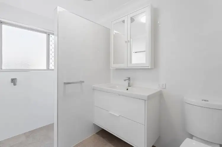 Fourth view of Homely townhouse listing, 2/8 Poet St, Holland Park West QLD 4121