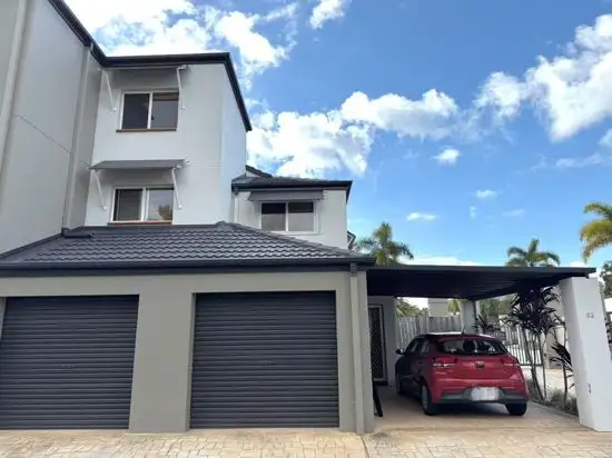 U52 88-98 Limetree Parade, Runaway Bay QLD 4216