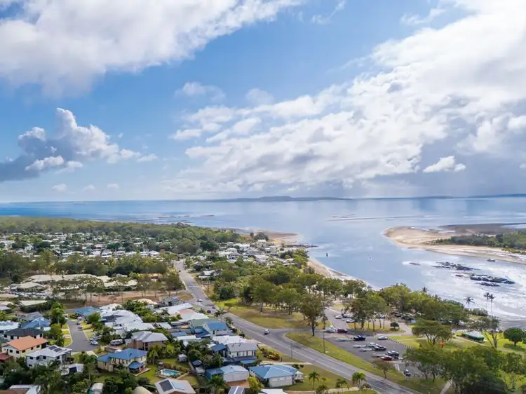 17 Crest Ave, Boyne Island QLD 4680