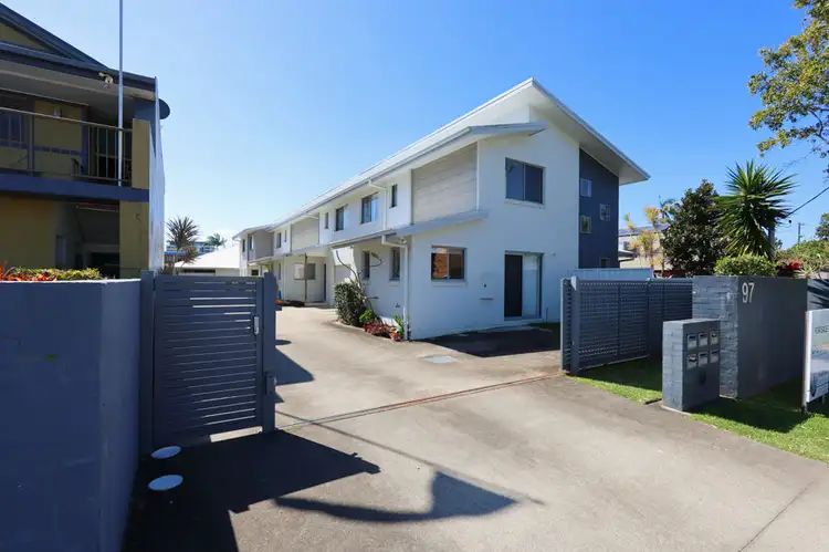 2/97 Park Beach Road