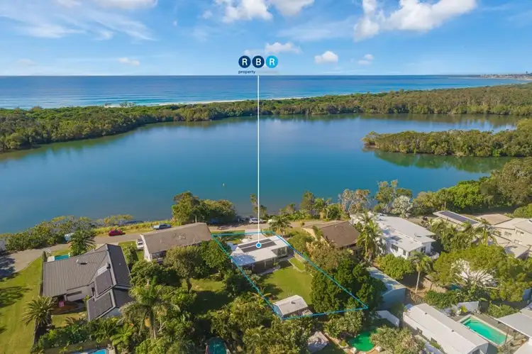 13 Wommin Lake Crescent, Fingal Head NSW 2487