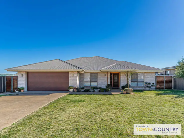 42 Grandview Crescent, Armidale NSW 2350