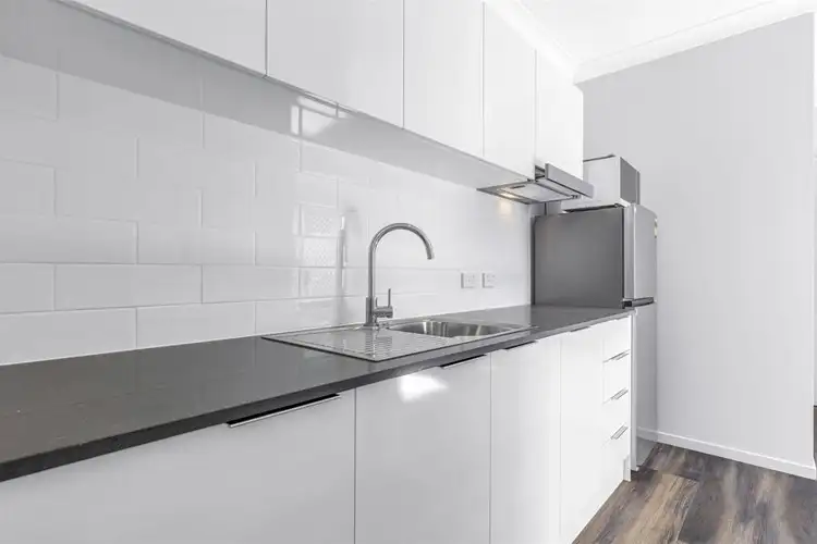 Fifth view of Homely studio listing, 1/190 Sibley Road (cnr Fordel Street), Wynnum West QLD 4178