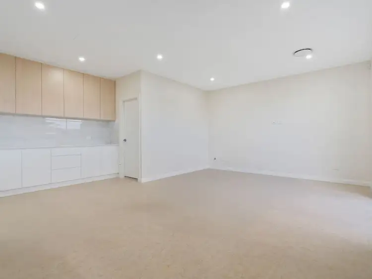 Sixth view of Homely semi-detached listing, 27 Oconnell Street, Smithfield NSW 2164
