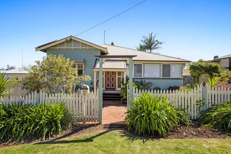 19 Grey Street, South Toowoomba QLD 4350