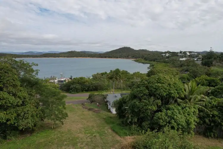 7 Captain Blackwood Drive, Sarina Beach QLD 4737