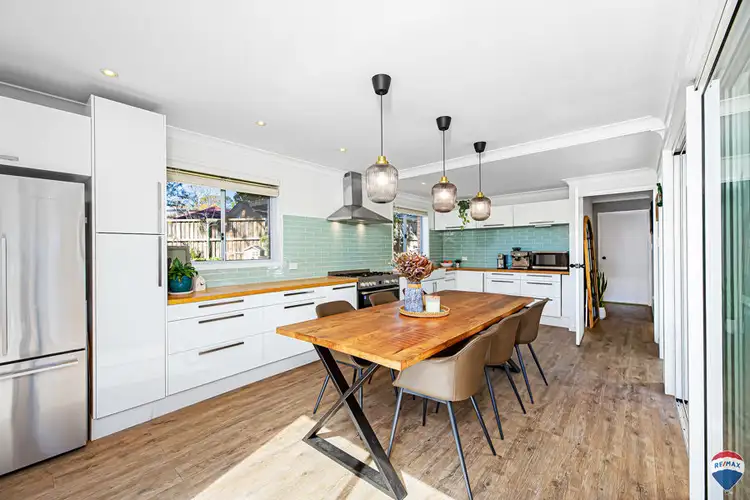 3/6 STAPLEY STREET