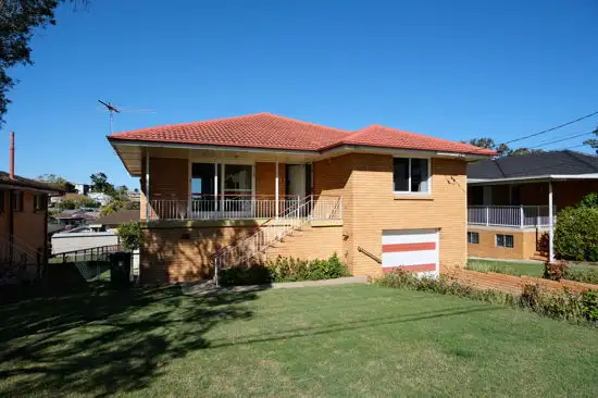 80 Long Street, Camp Hill QLD 4152