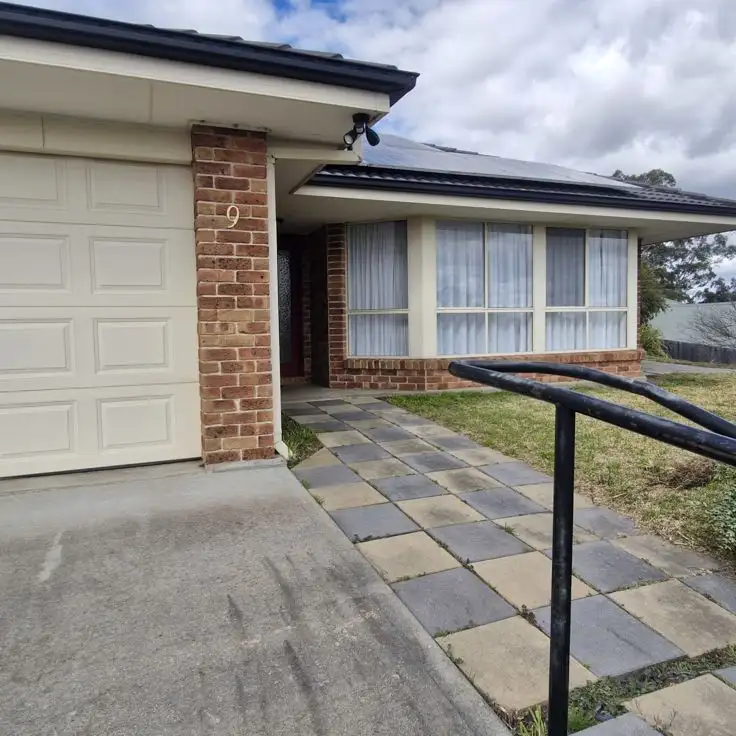 9 Birch Cres, Armidale NSW 2350