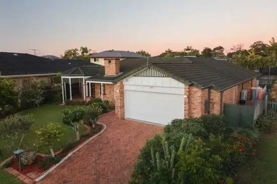 33 Oakmont Street, Carindale QLD 4152
