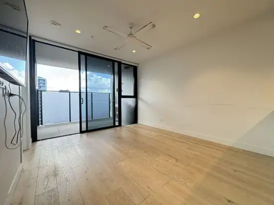 1402/19 McDougall Street