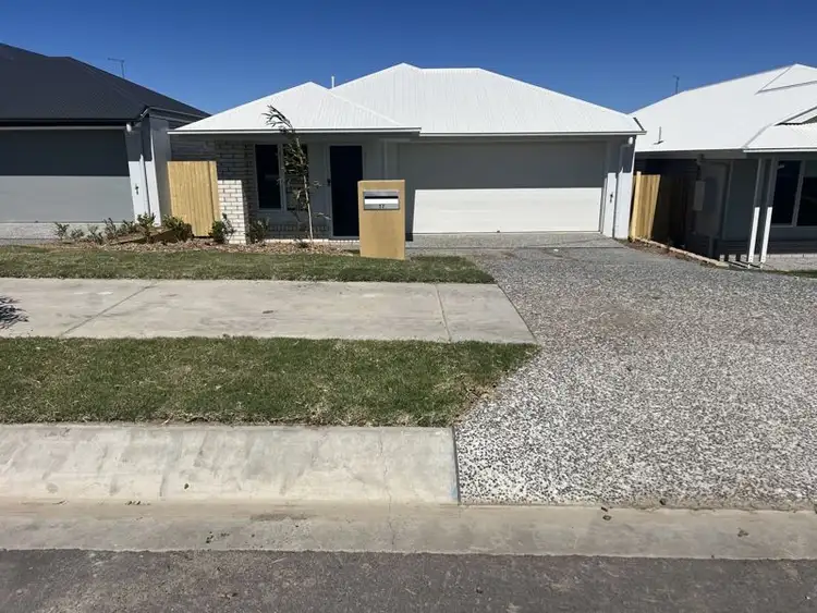 17 Pomax Street, Yamanto QLD 4305