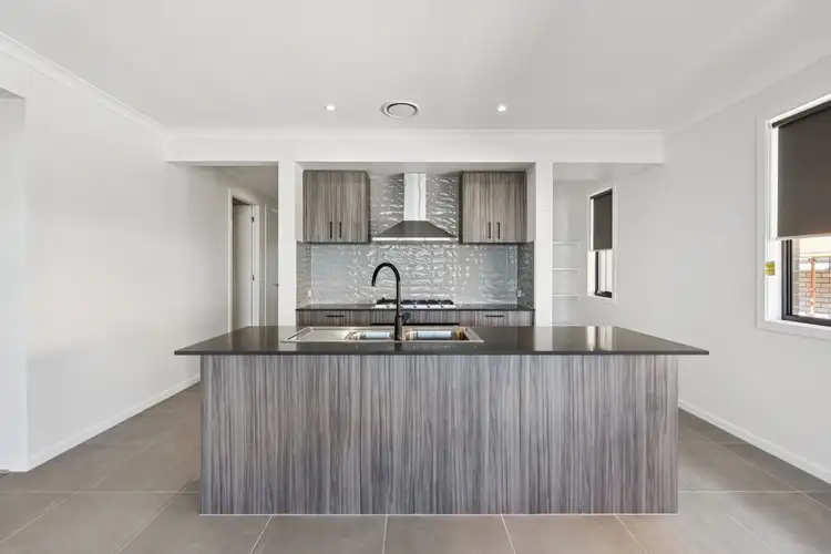 29 Peach Avenue, Greenbank QLD 4124