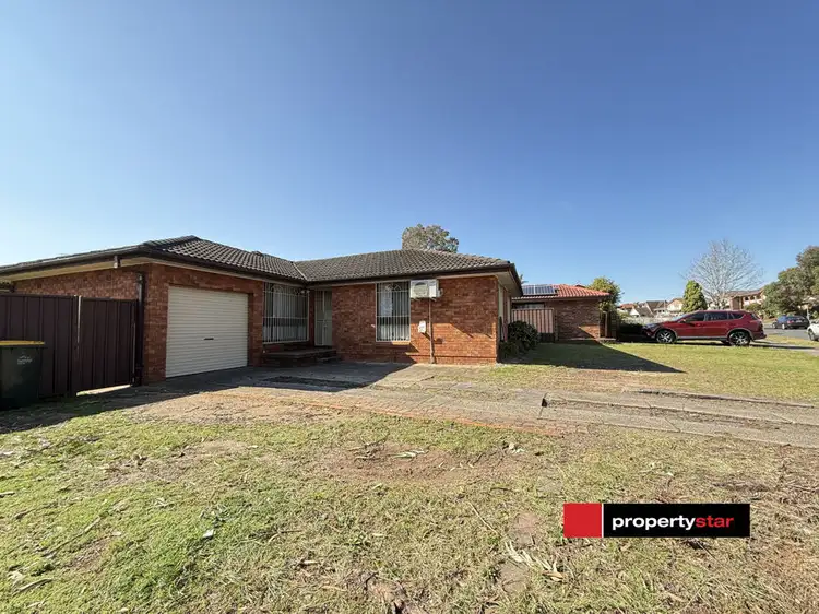 33 Essendon Street, St Johns Park NSW 2176