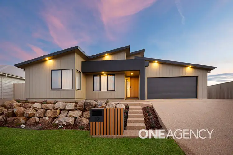 12 LAWRENCE AVENUE, Gobbagombalin NSW 2650