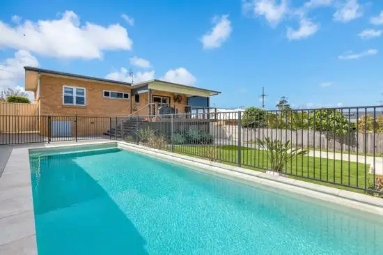 4 Kittiwake Street, Banora Point NSW 2486