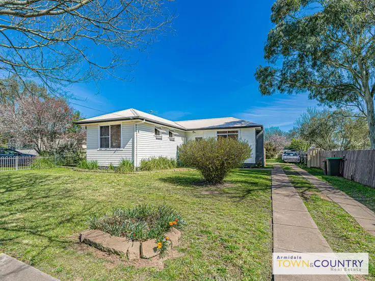 166 Canambe Street, Armidale NSW 2350