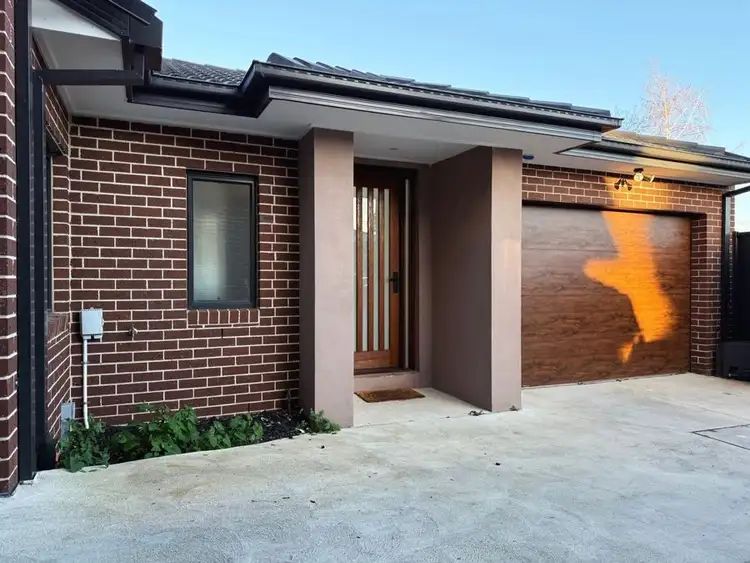 Second view of Homely house listing, 4/5 Bainbridge Close, Craigieburn VIC 3064