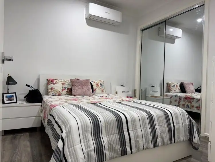 Fifth view of Homely house listing, 4/5 Bainbridge Close, Craigieburn VIC 3064