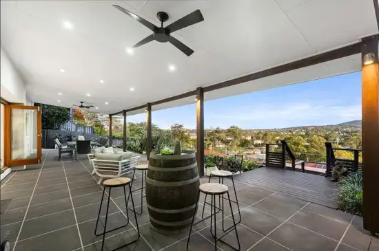 1074 South Pine Road, Everton Hills QLD 4053