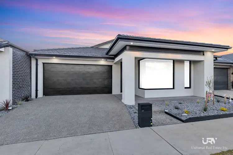 11 Slender Way, Mickleham VIC 3064