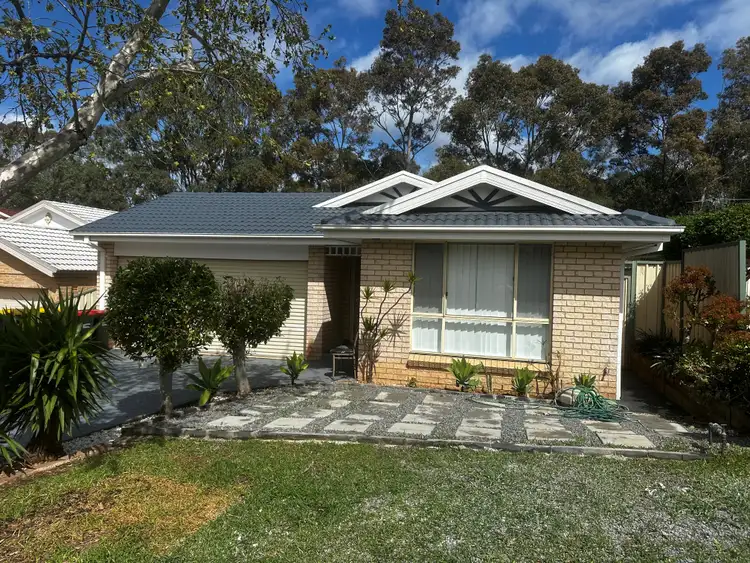 141 Kendall Dr, Casula NSW 2170