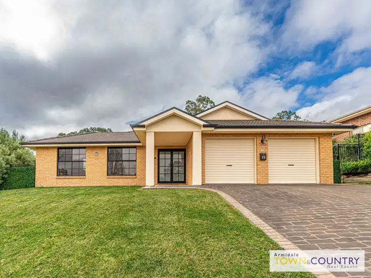 25 Norris Drive, Armidale NSW 2350