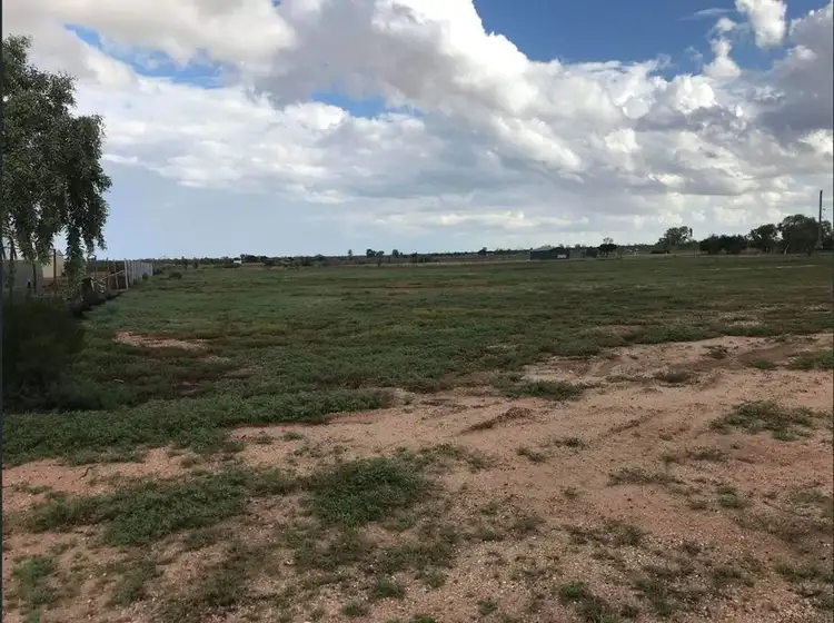 49 KLUGH STREET, Muttaburra QLD 4732