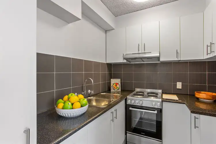 Third view of Homely apartment listing, 8/2 Alice Street, Coburg VIC 3058