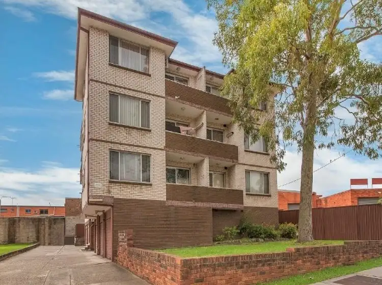 4/1 Charles St, Liverpool NSW 2170