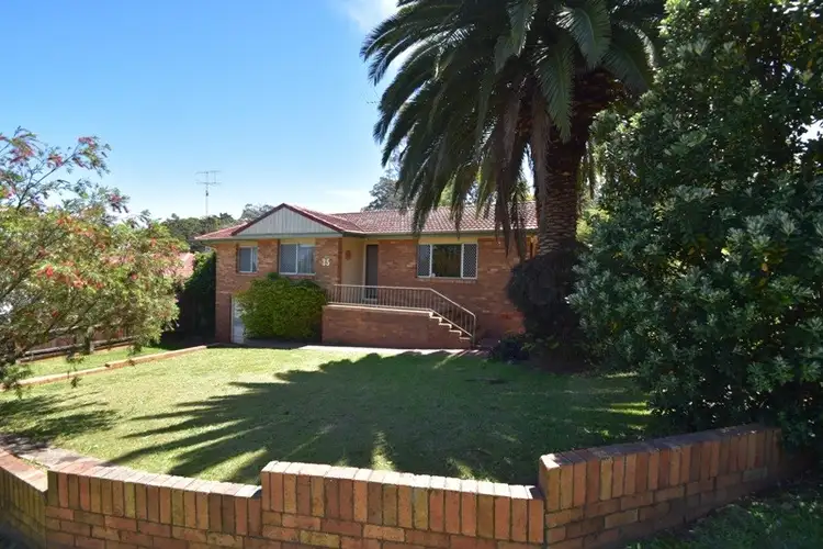 35 North Street, Mount Lofty QLD 4350