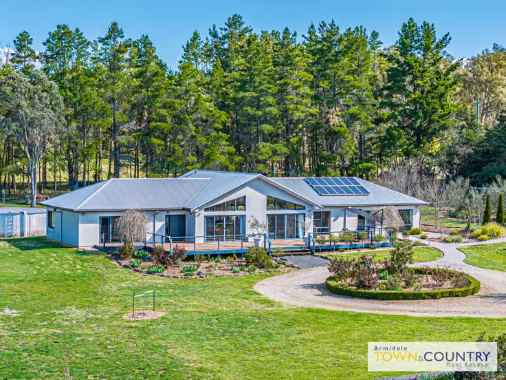 33 Yellowbox Drive, Armidale NSW 2350
