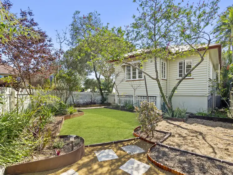 15 Edmond Street, Coorparoo QLD 4151
