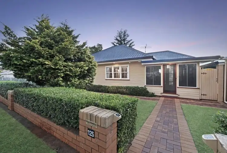 125 Curzon Street, Rangeville QLD 4350