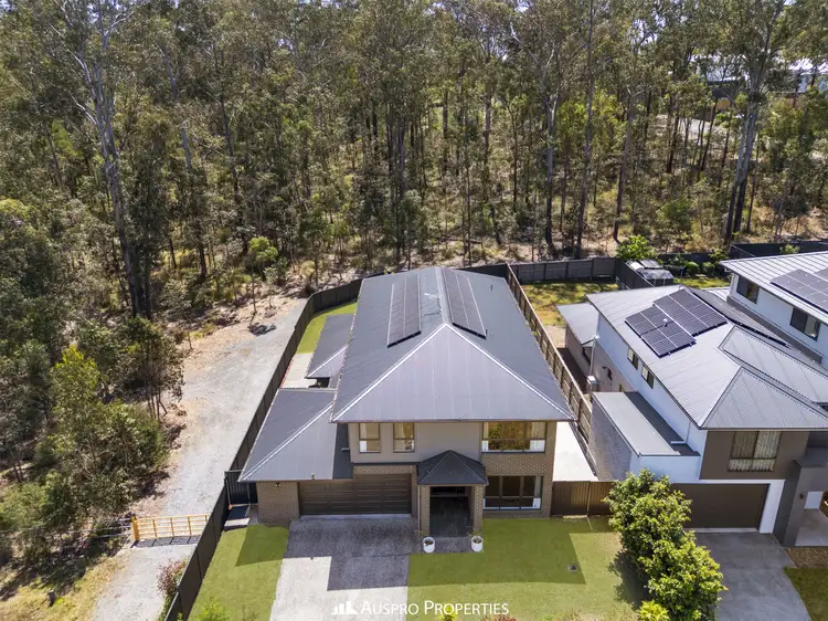 15 Lakeshore Crescent