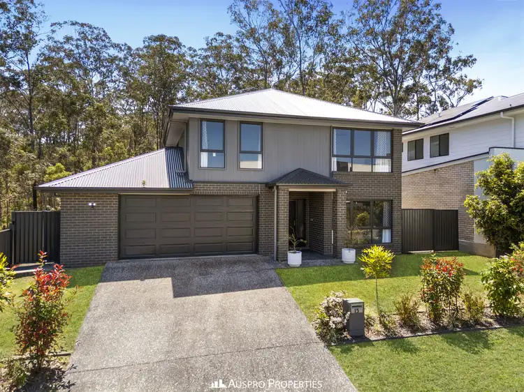 15 Lakeshore Crescent, Willawong QLD 4110
