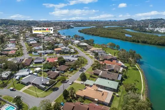 Main view of Homely semi-detached listing, 1/100 Sunset Boulevard, Tweed Heads West NSW 2485