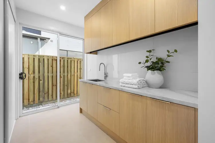 Fifth view of Homely house listing, 18 ROSEMARY CCT, Rochedale QLD 4123